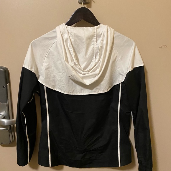 Nike Windbreaker - Picture 2 of 2